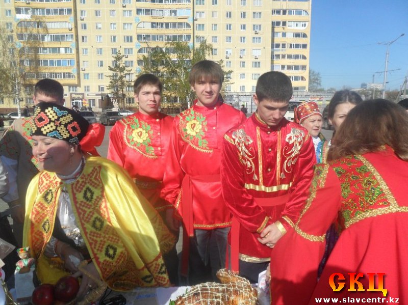 Славянский центр на празднике единства народа Казахстана (1 мая 2013)