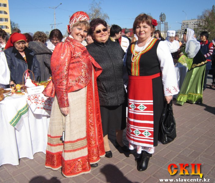 Славянский центр на празднике единства народа Казахстана (1 мая 2013)