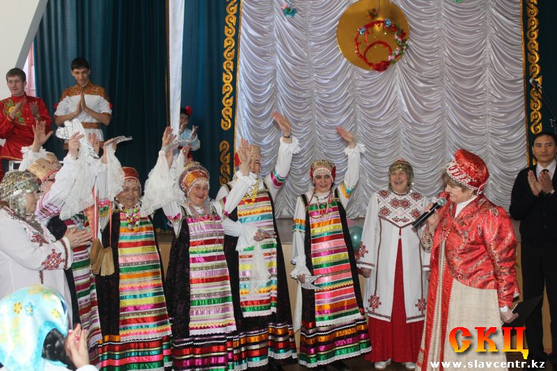 Масленица в Славянском центре. День третий: Лакомка (13 марта 2013)