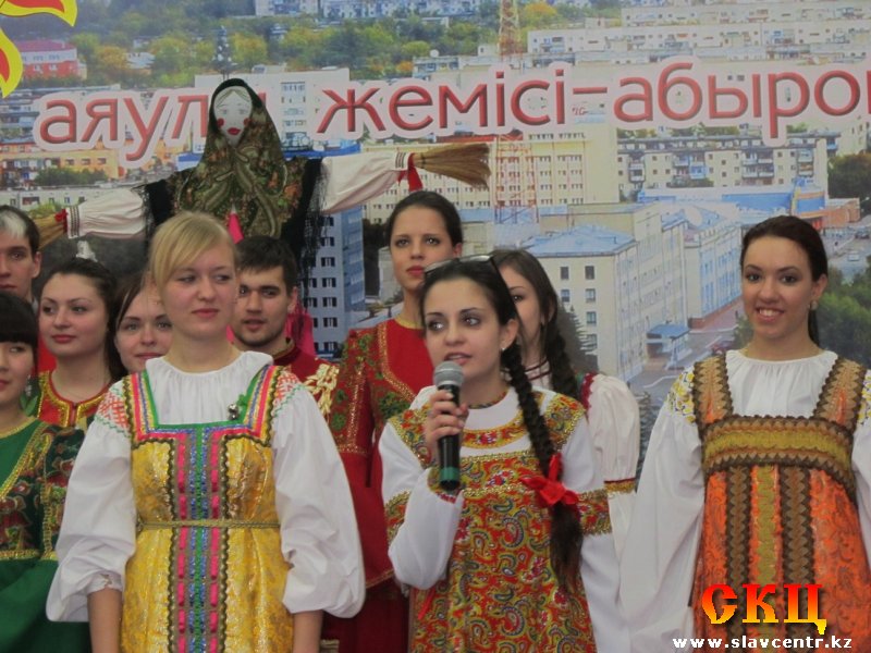 Масленица в Славянском центре. День шестой: Золовкины посиделки (16 марта 2013)