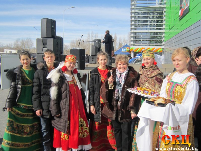 Масленица в Славянском центре. День шестой: Золовкины посиделки (16 марта 2013)