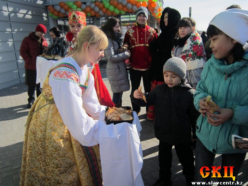 Масленица в Славянском центре. День шестой: Золовкины посиделки (16 марта 2013)