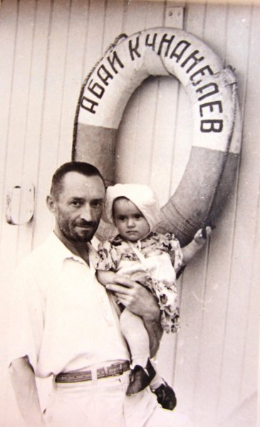 А.Трухачев с Олей (из экспонатов музея)